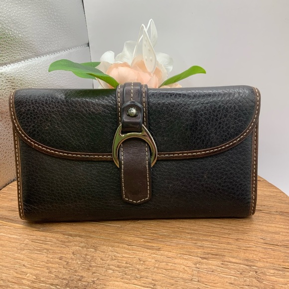 Dooney & Bourke Pebbled Distressed Vintage Leather Full Size Wallet - Picture 1 of 7